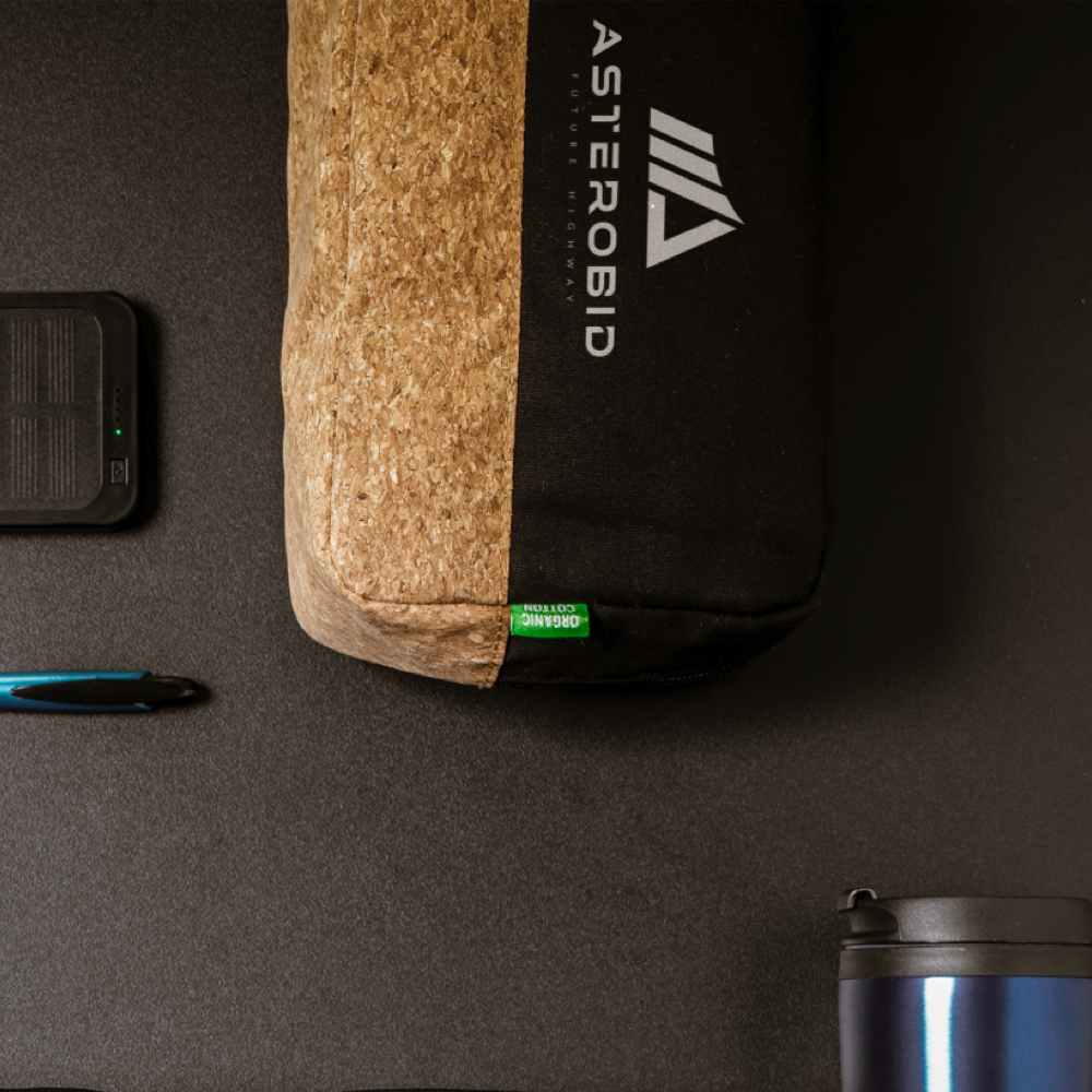 ECO_Cork_Cosmetic_Bag_PDP_Copy_3.png