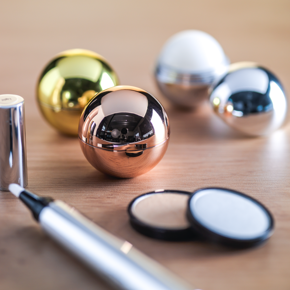 LipBalm_Glossy_lip_balm_PDP-1.png