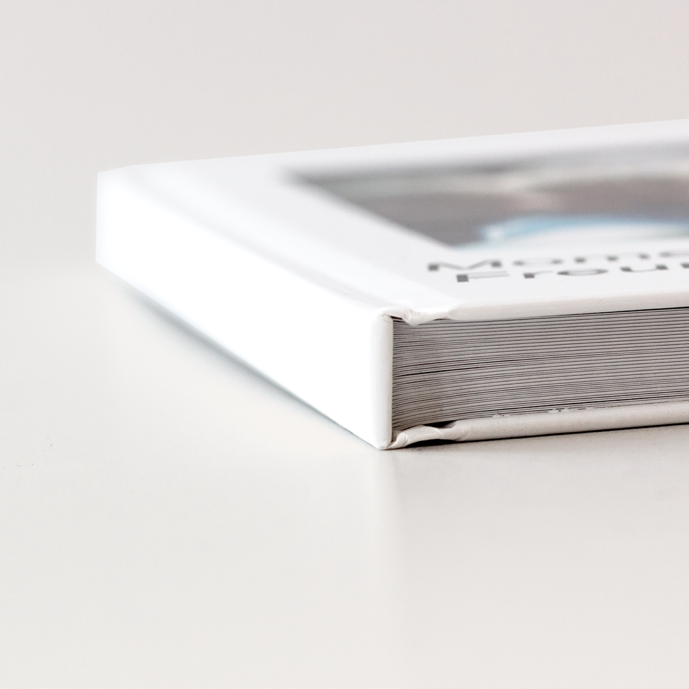 Photobook_square_L_21x21_PDP_Copy_4.png